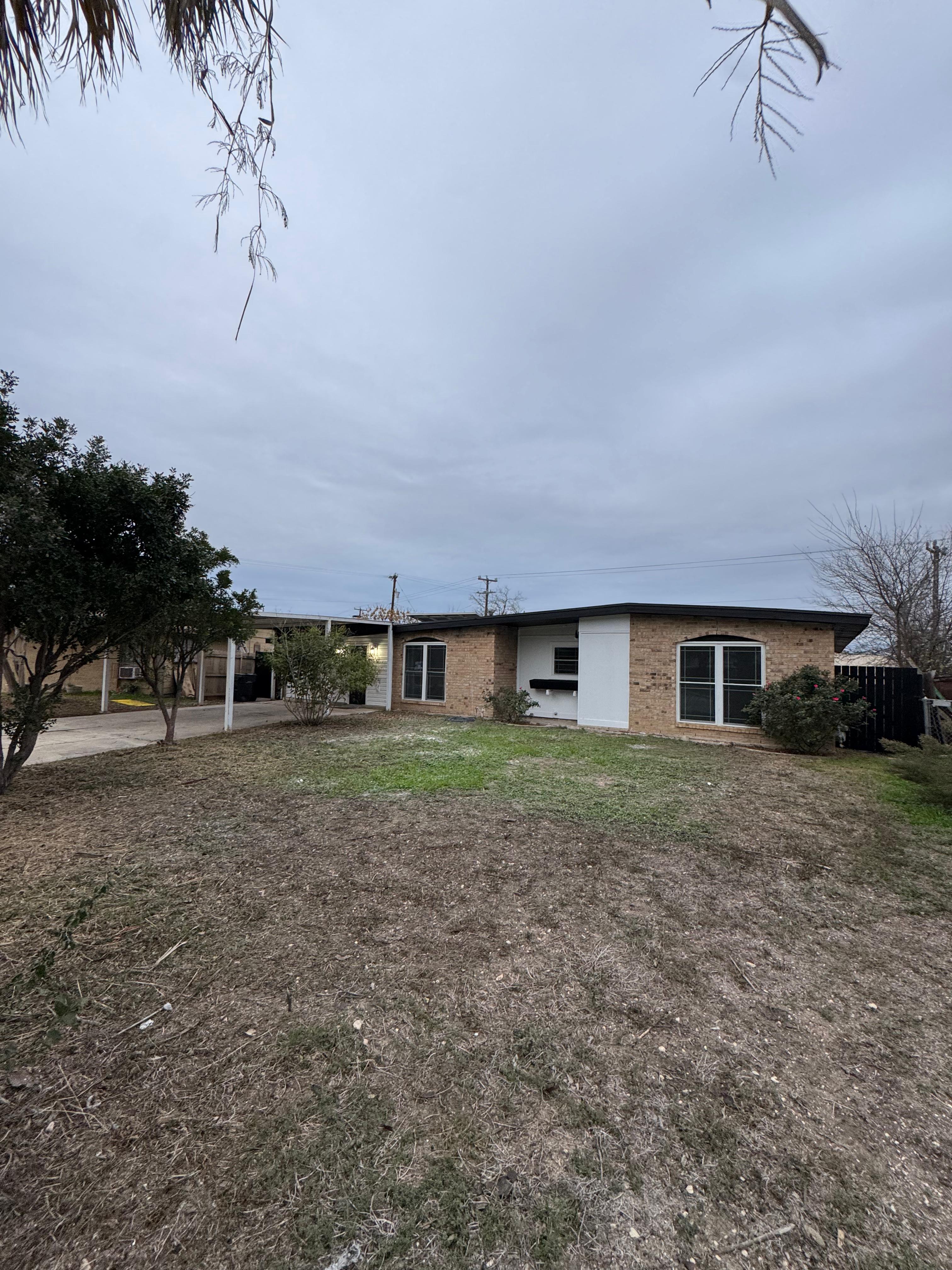 1702 Westmar - Front View