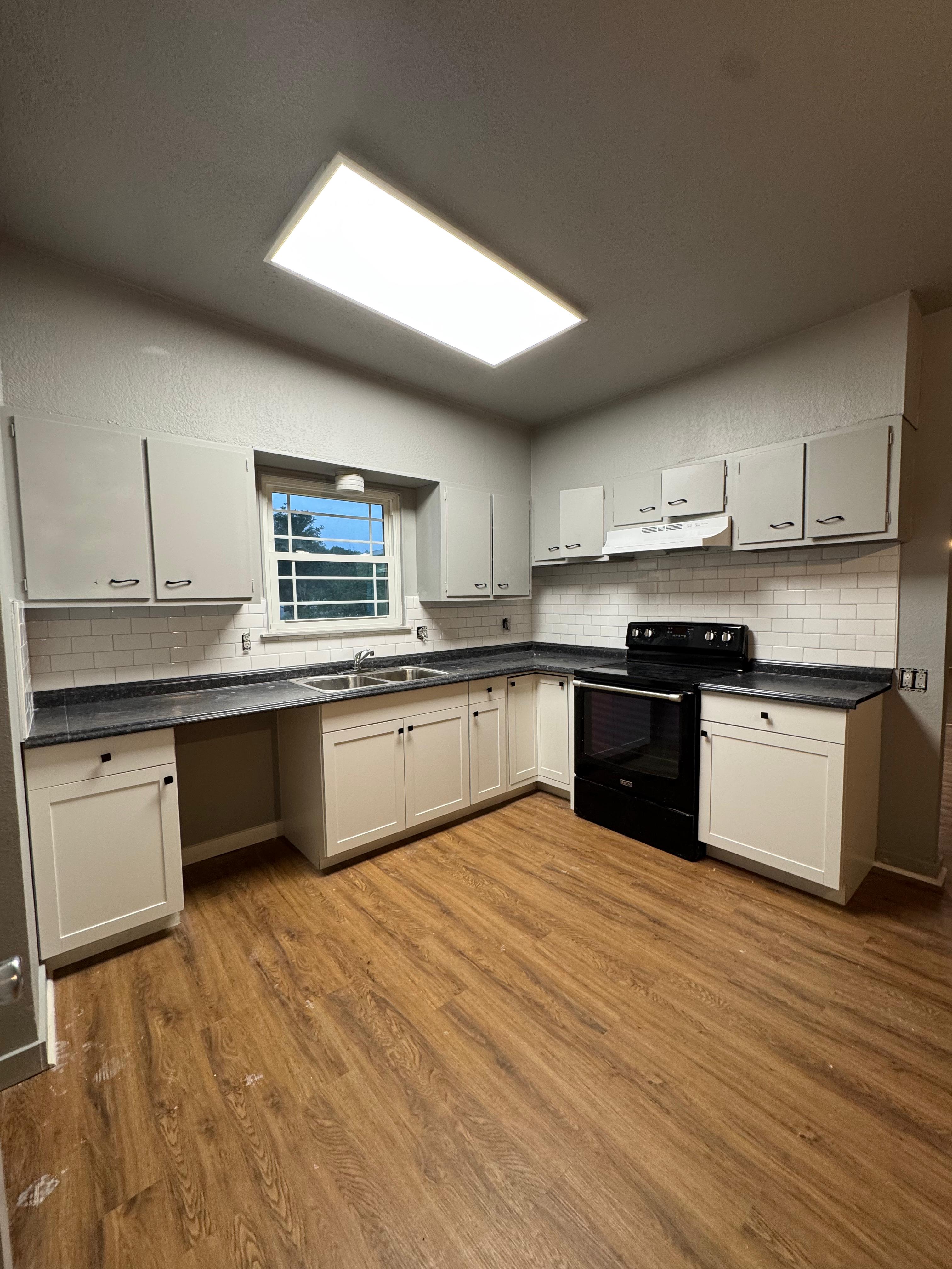 1702 Westmar Kitchen